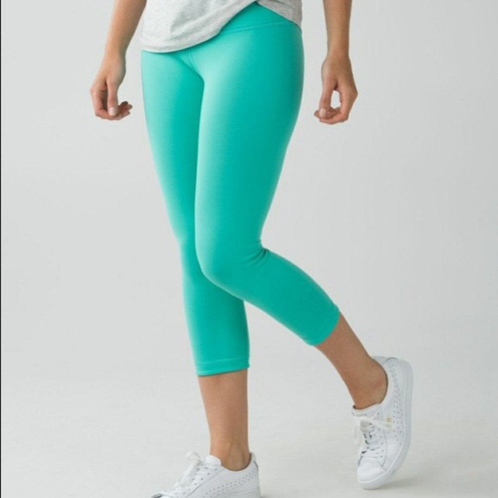 Lululemon wunder under crop lll luxtreme 21”